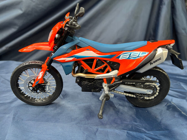 KTM 690 SMC-R 1:12 Scale Model