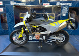 Husqvarna 701 Supermoto 1:12 Scale Model