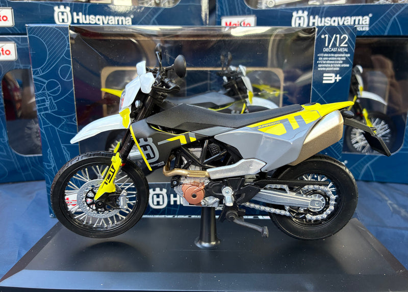 Husqvarna 701 Supermoto 1:12 Scale Model